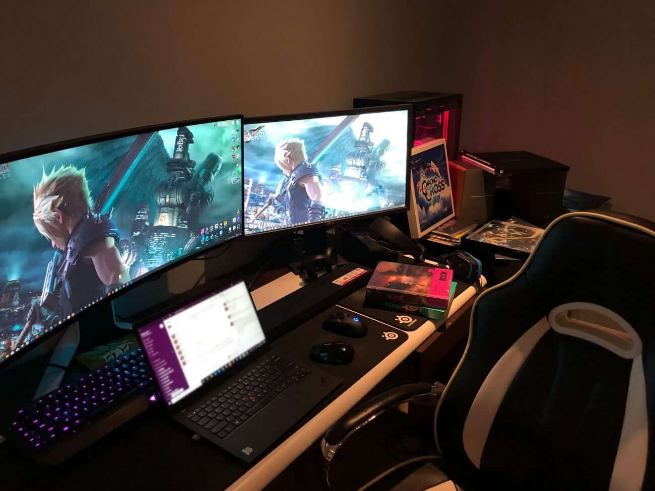 Image of Tom's desk with Final Fantasy 7 wallpaper