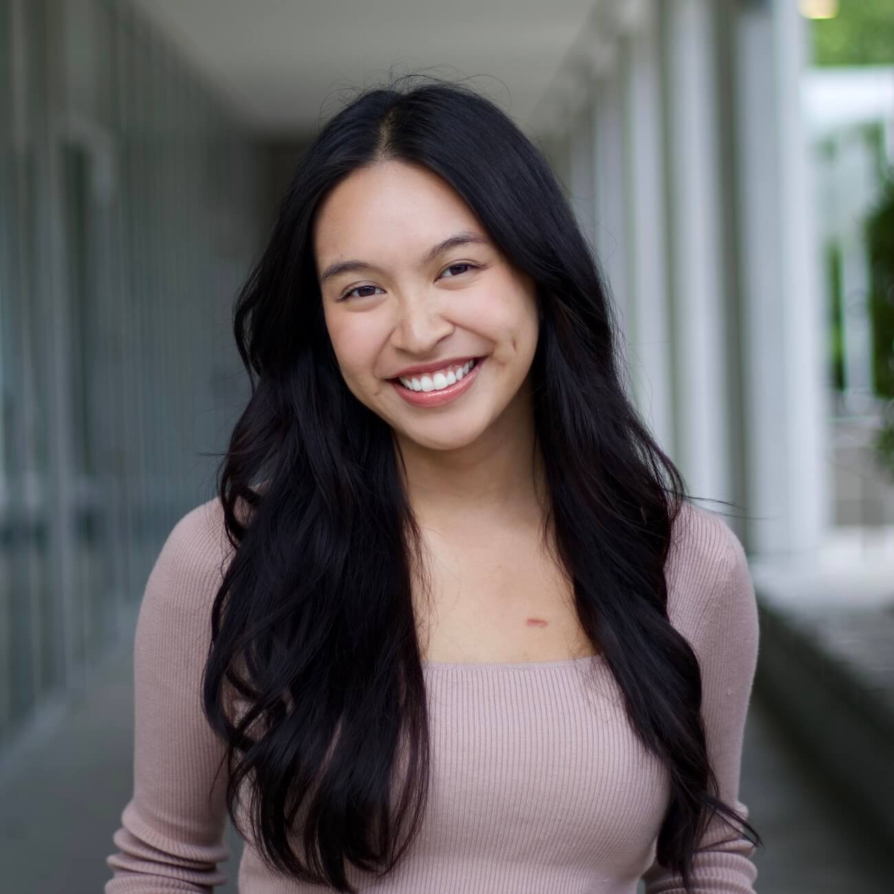 A headshot of Veronica Zoleta, a Product Management Intern at 1Password